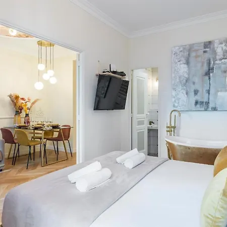 Amazing 2br 4p - Eiffel Tower 6 *